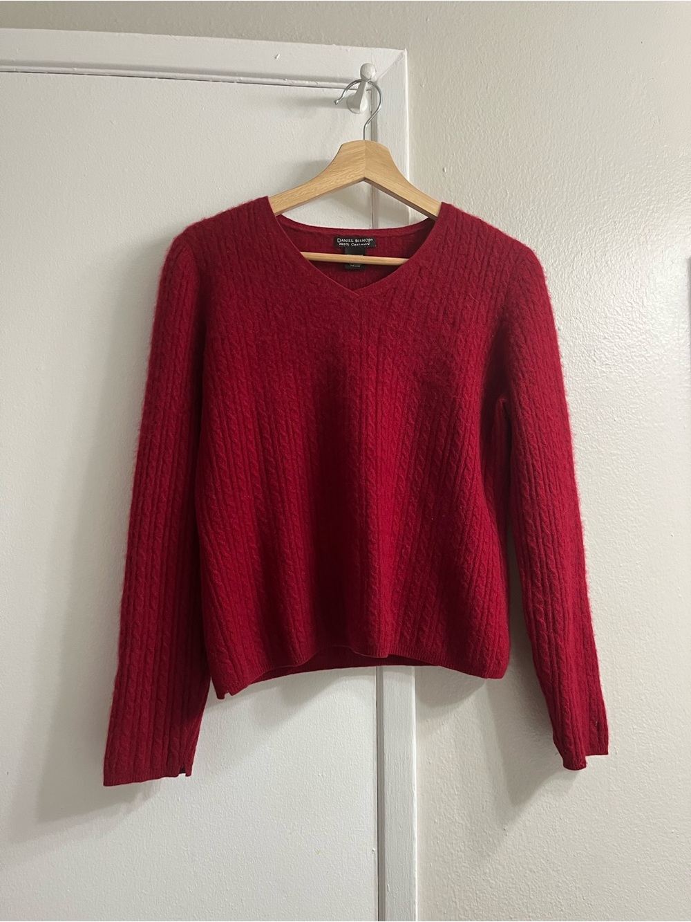 100% cashmere Classic Red V-Neck Cable Knit Sweater